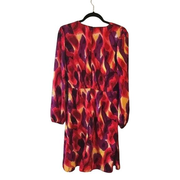 Bold Elements Cut to Curve Dress - Picture 2 of 5